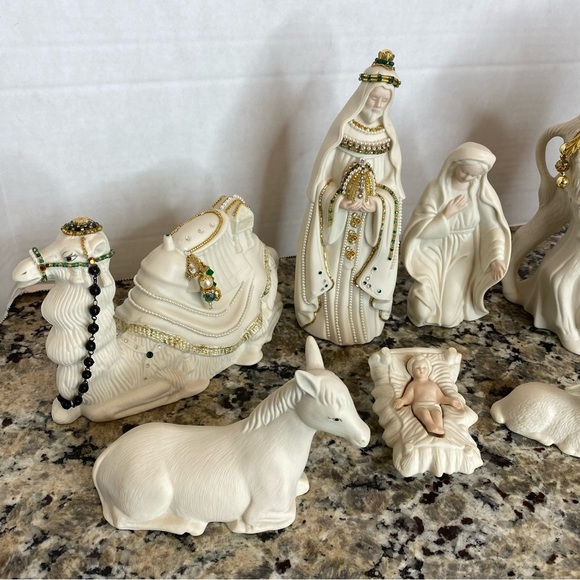 First Blessing Standing Camel Porcelain Nativity Christmas Figurines - Picture 13 of 16